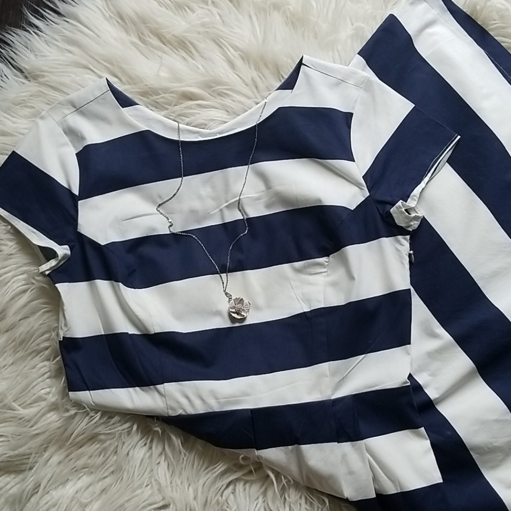 Modest Summer Dress Classy DOWNEAST sz 6 Navy/Whit